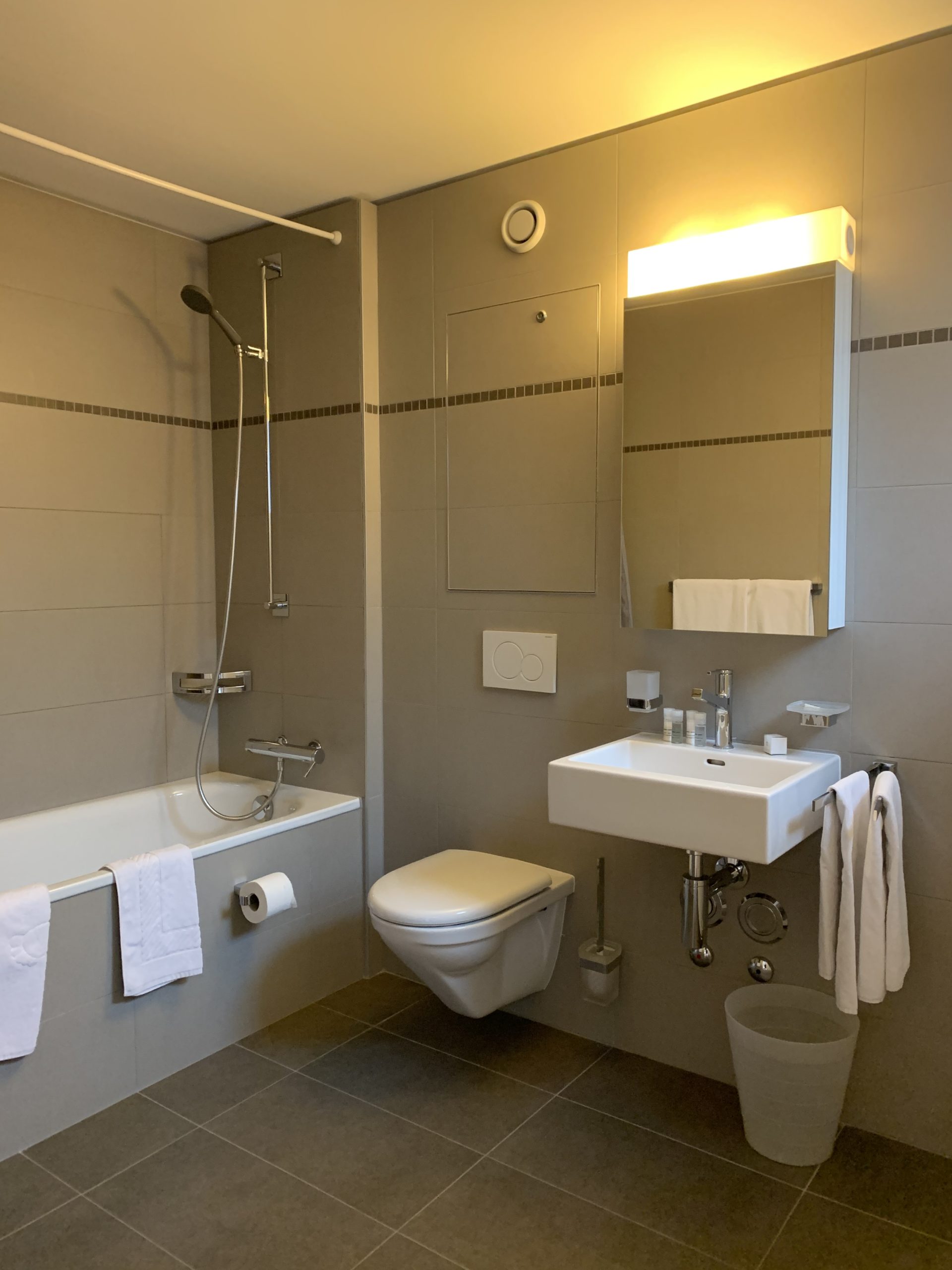 RUE DU FLON 12, LAUSANNE – 2,5 PIÈCES – 4.5 3